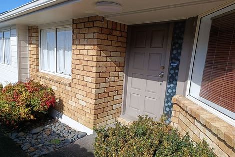 Photo of property in 1 Jay Court, Botany Downs, Auckland, 2010