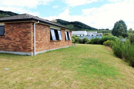 Photo of property in 70 Kirton Drive, Riverstone Terraces, Upper Hutt, 5018