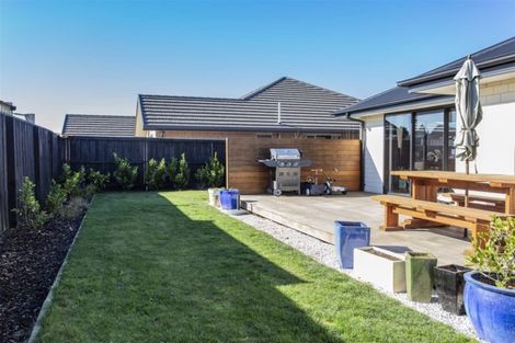 Photo of property in 4 Old Farm Place, Rangiora, 7400