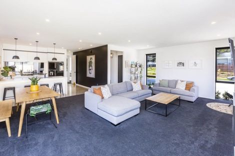 Photo of property in 17 Hopkirk Avenue, Wallaceville, Upper Hutt, 5018