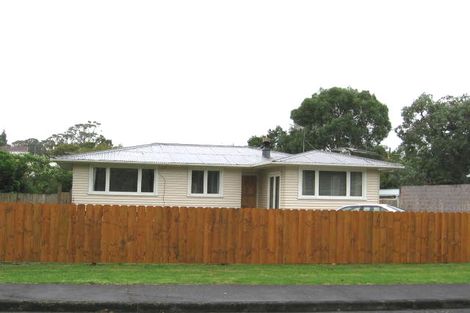 Photo of property in 12 Lucinda Place, Glen Eden, Auckland, 0602