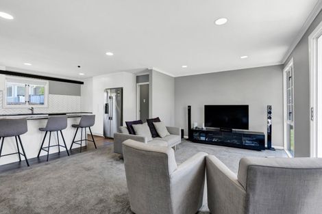 Photo of property in 132 Govett Avenue, Frankleigh Park, New Plymouth, 4310