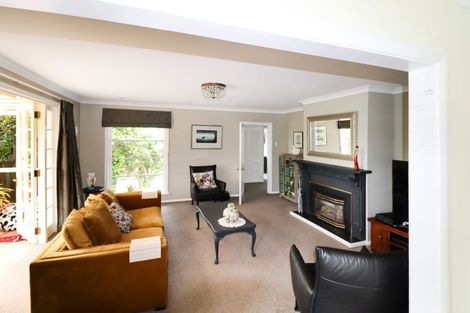 Photo of property in 52 Collins Avenue, Tawa, Wellington, 5028