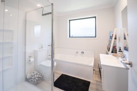 Photo of property in 1 Monaro Place, Papamoa, 3118