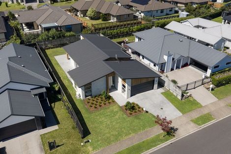 Photo of property in 17 Puhirake Crescent, Pyes Pa, Tauranga, 3112