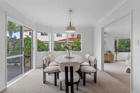 Photo of property in 3 Bronte Place, Somerville, Auckland, 2014