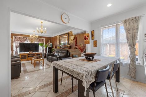 Photo of property in 10 Brains Road, Kelston, Auckland, 0602