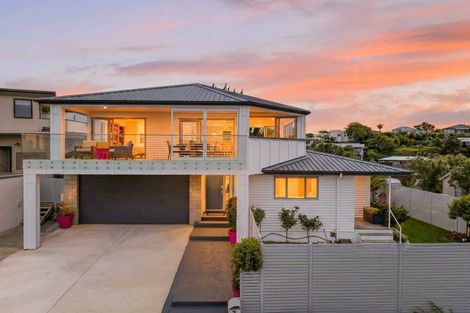 Photo of property in 7 Enfield Road, Hospital Hill, Napier, 4110