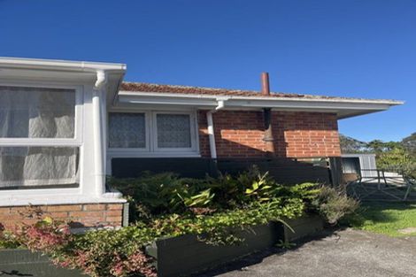 Photo of property in 125 Millbrook Road, Sunnyvale, Auckland, 0612
