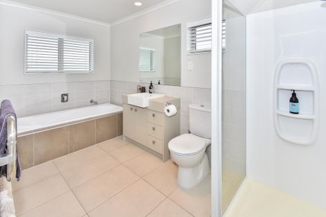 Photo of property in 12 Springcrest Drive, Karaka, Papakura, 2113