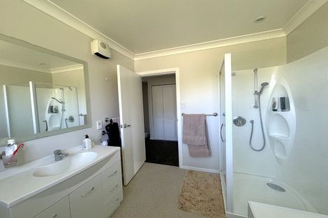 Photo of property in 22 Kinmont Crescent, Kinmont Park, Mosgiel, 9024