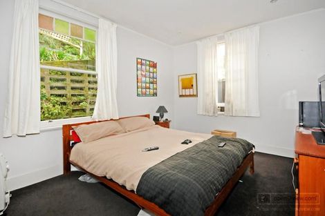 Photo of property in 1 Hadfield Terrace, Kelburn, Wellington, 6012