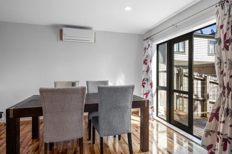 Photo of property in 1/23 Fields Parade, Oteha, Auckland, 0632