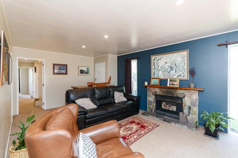 Photo of property in 3 Adams Place, Kelvin Grove, Palmerston North, 4414