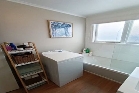 Photo of property in 1/63a Pine Avenue, Ebdentown, Upper Hutt, 5018