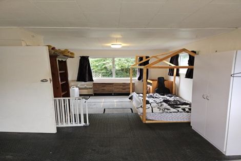 Photo of property in 21 Lavelle Road, Henderson, Auckland, 0612