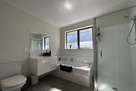 Photo of property in 5 Hayden Way, Welcome Bay, Tauranga, 3112