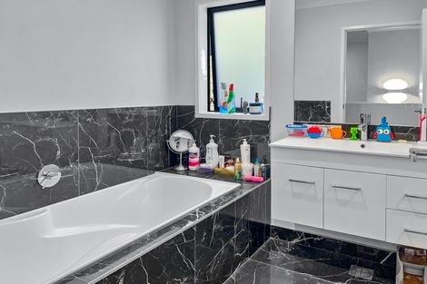 Photo of property in 7 Seafarer Crescent, Stanmore Bay, Whangaparaoa, 0932