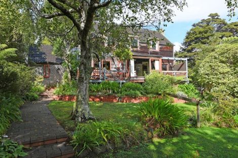 Photo of property in 74 Blue Mountains Road, Pinehaven, Upper Hutt, 5019