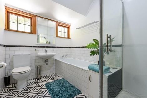 Photo of property in 17 Saint Michaels Crescent, Kelburn, Wellington, 6012