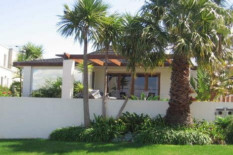 Photo of property in 14 Churchill Road, Murrays Bay, Auckland, 0630