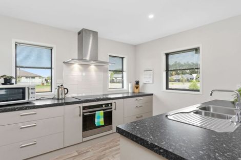Photo of property in 4 Emma Street, Marshland, Christchurch, 8083