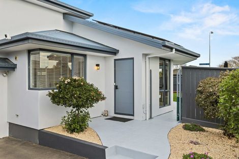 Photo of property in 2 Anglesea Avenue, Parklands, Christchurch, 8083