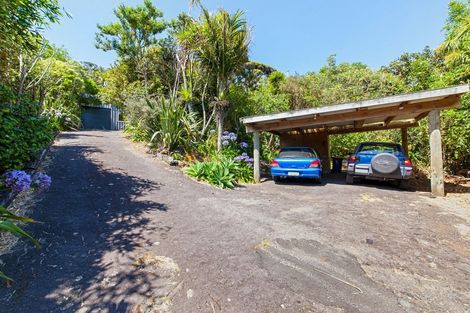 Photo of property in 119 Seaview Road, Piha, New Lynn, 0772