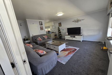Photo of property in 2/16 Churchill Avenue, Manurewa, Auckland, 2102