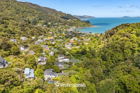 Photo of property in 132 Cheviot Road, Lowry Bay, Lower Hutt, 5013