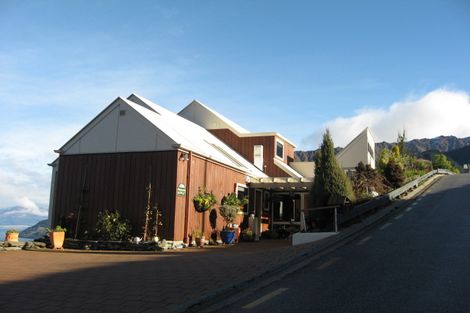 Photo of property in 2 Bolton Lane, Queenstown, 9300