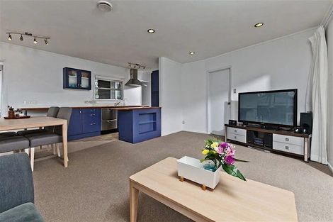 Photo of property in 10 Saffron Street, Birkdale, Auckland, 0626