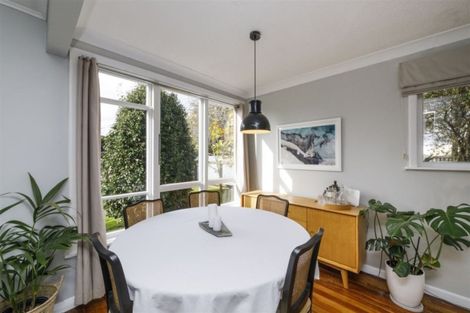 Photo of property in 4 Crewe Crescent, Hokowhitu, Palmerston North, 4410