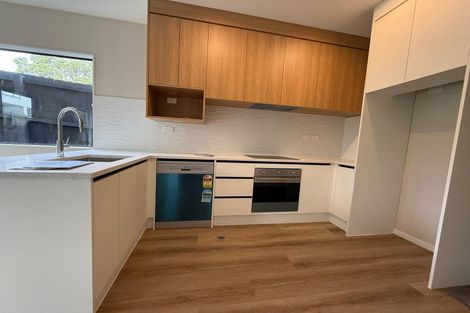 Photo of property in 16 Don Oliver Lane, Glen Eden, 0602