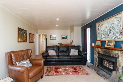 Photo of property in 3 Adams Place, Kelvin Grove, Palmerston North, 4414