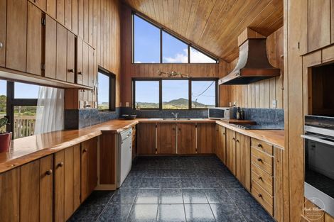 Photo of property in 37 Whaka Street, Maungaturoto, 0520