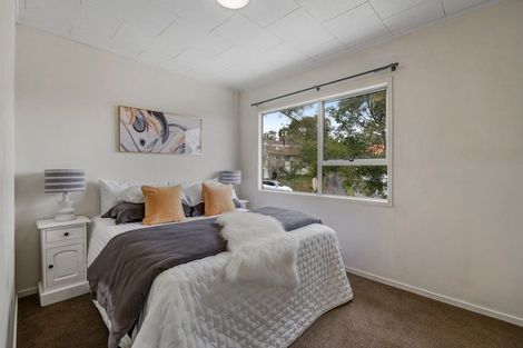 Photo of property in 10 Santiago Crescent, Unsworth Heights, Auckland, 0632