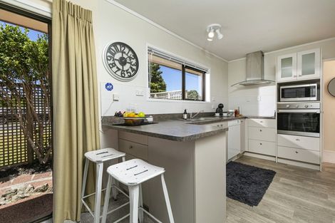 Photo of property in 37 Pine Road, Orewa, 0931