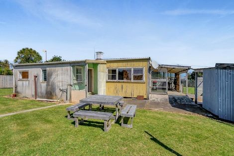 Photo of property in 6 Kawei Road, Ohawe, Hawera, 4671