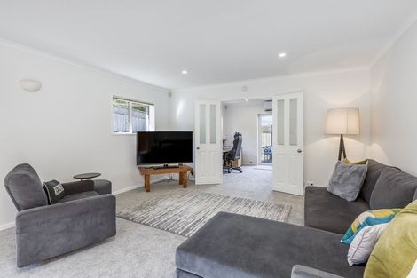 Photo of property in 9a Bundoran Way, Pinehill, Auckland, 0632