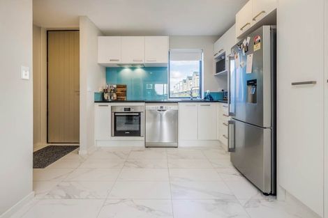 Photo of property in 83 Walsh Road, Papakura, 2110