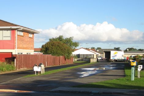 Photo of property in 2/66 Florence Avenue, Orewa, 0931