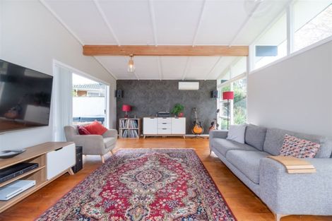 Photo of property in 61 La Rosa Street, Green Bay, Auckland, 0604