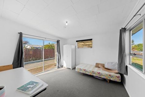 Photo of property in 3 Airedale Place, Waitara, 4320