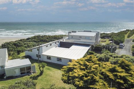 Photo of property in 18 Coates Avenue, Baylys Beach, Dargaville, 0377