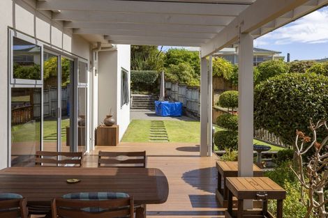 Photo of property in 19 Kinder Street, Acacia Bay, Taupo, 3330