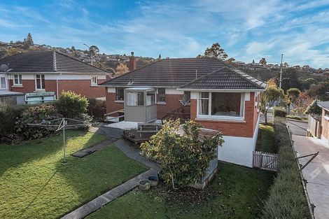 Photo of property in 33 Brockville Road, Glenross, Dunedin, 9011