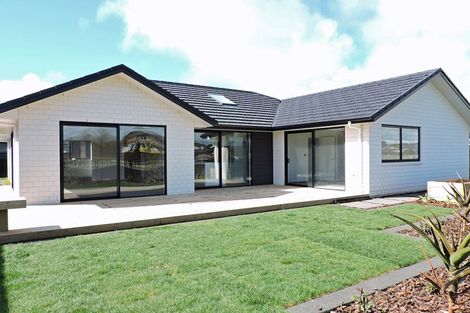 Photo of property in 1 Ashwood Lane, Bell Block, New Plymouth, 4312
