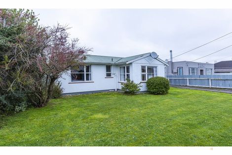 Photo of property in 28 Augustine Street, Waimate, 7924