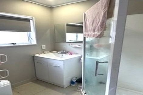 Photo of property in 16 Taupo Street, Green Bay, Auckland, 0604